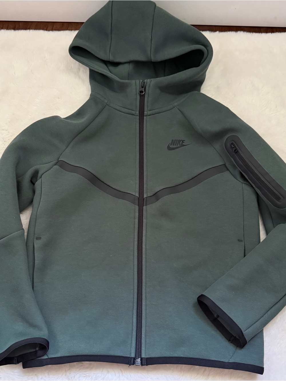 Nike Tech Fleece Full-Zip Hooded Jacket in Deep Green with Black Accents